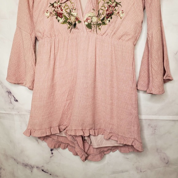 ALTAR'D STATE Blush Pink Boho Embroidered Floral Romper S - Picture 2 of 13